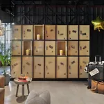 Hotel Moxy 3*