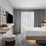 Moxy Hotel 3*