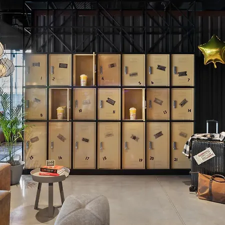 Hotel Moxy 3*
