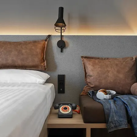 Hotel Moxy 3*