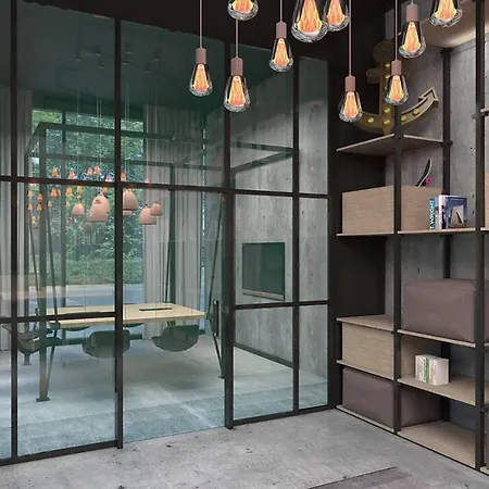 Moxy Hotel 3*